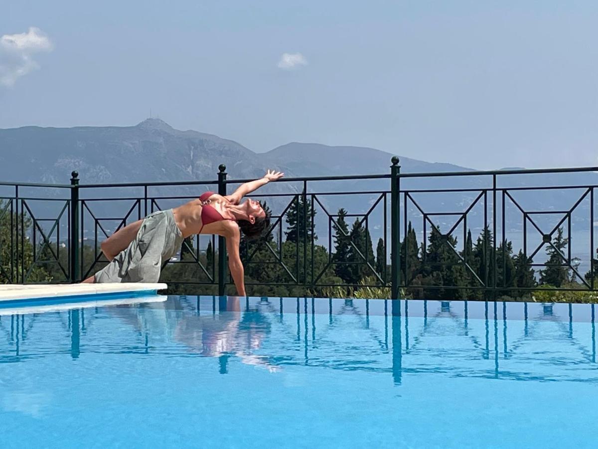 Kira Villa *